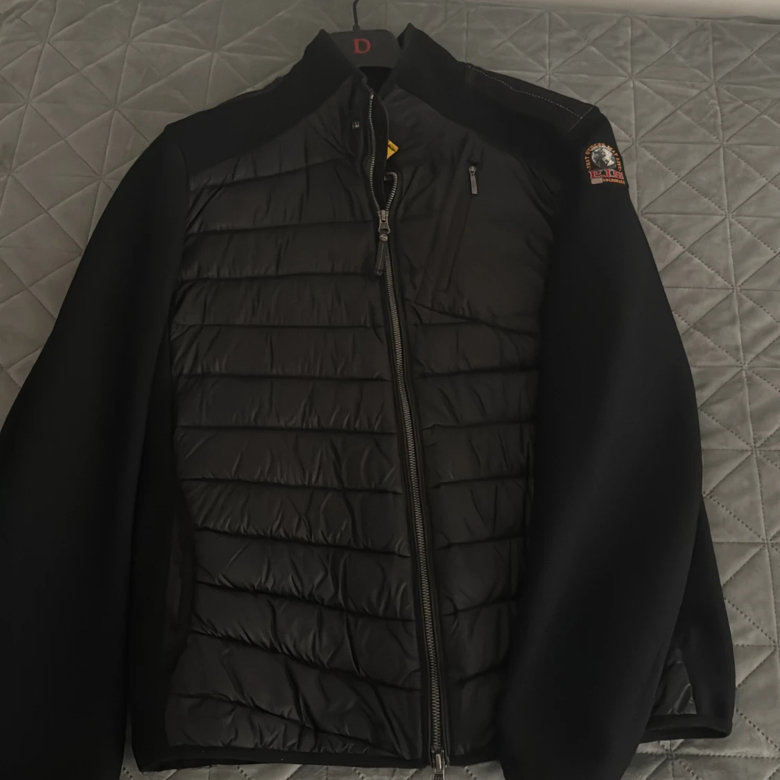 Svart pufferjacka från Parajumpers L