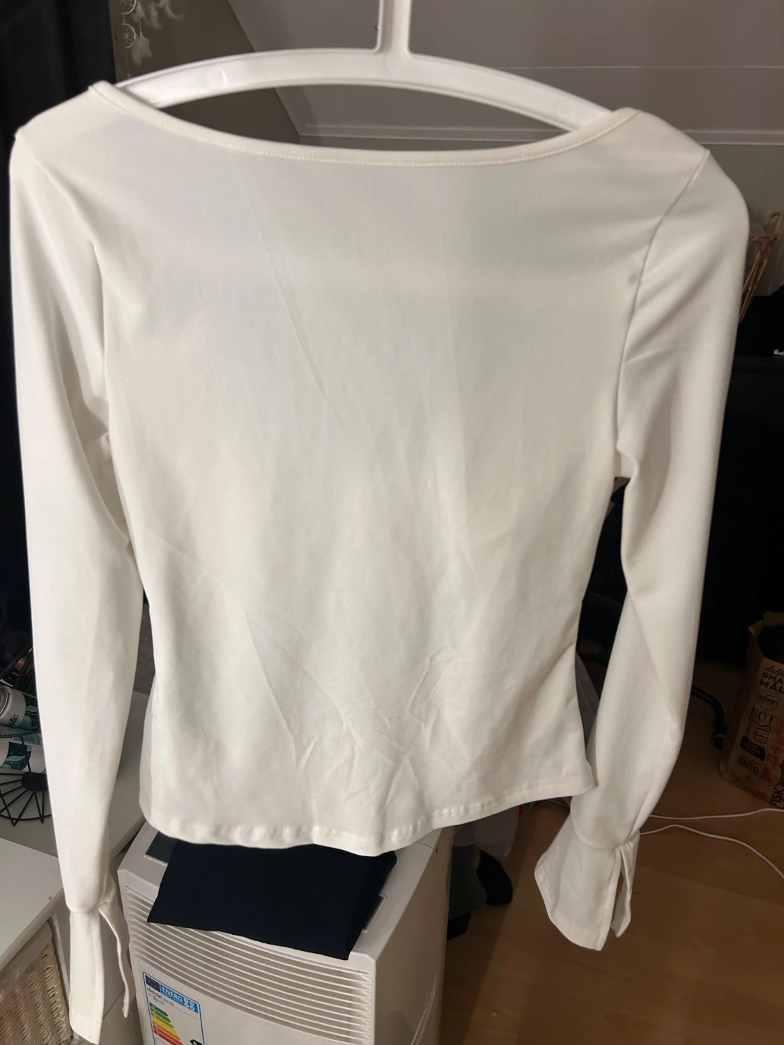 Vit topp med knytning  - 2