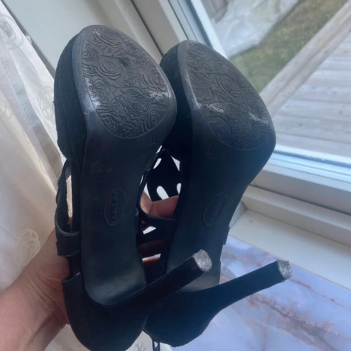 Svarta klackskor från Graceland - 2