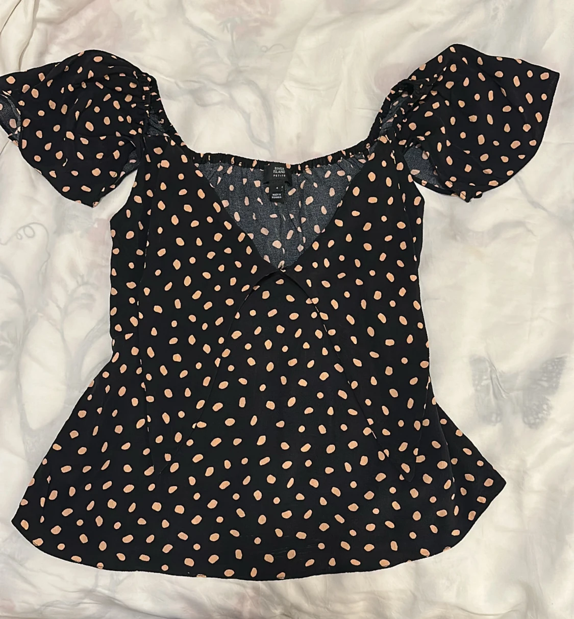 Svart prickig blus från River Island - 3