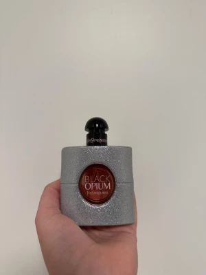 Black Opium glitter - Black opium glitter 50ml från YSL, endast provad 