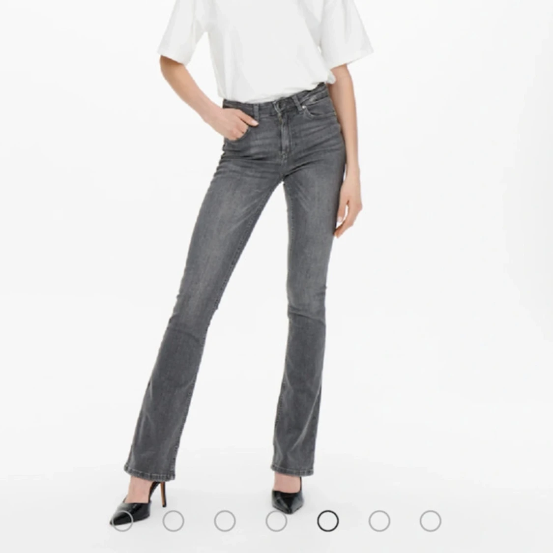 Grå bootcut jeans från Only - 2