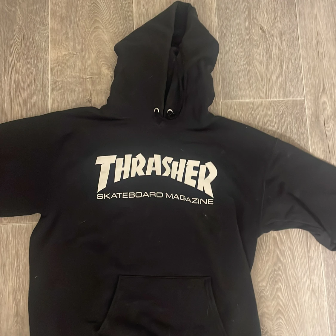 Svart Thrasher hoodie med tryck - 1
