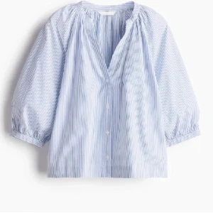 Hm Blus - Säljer denna i storlek M!❣️❣️ Aldrig använd