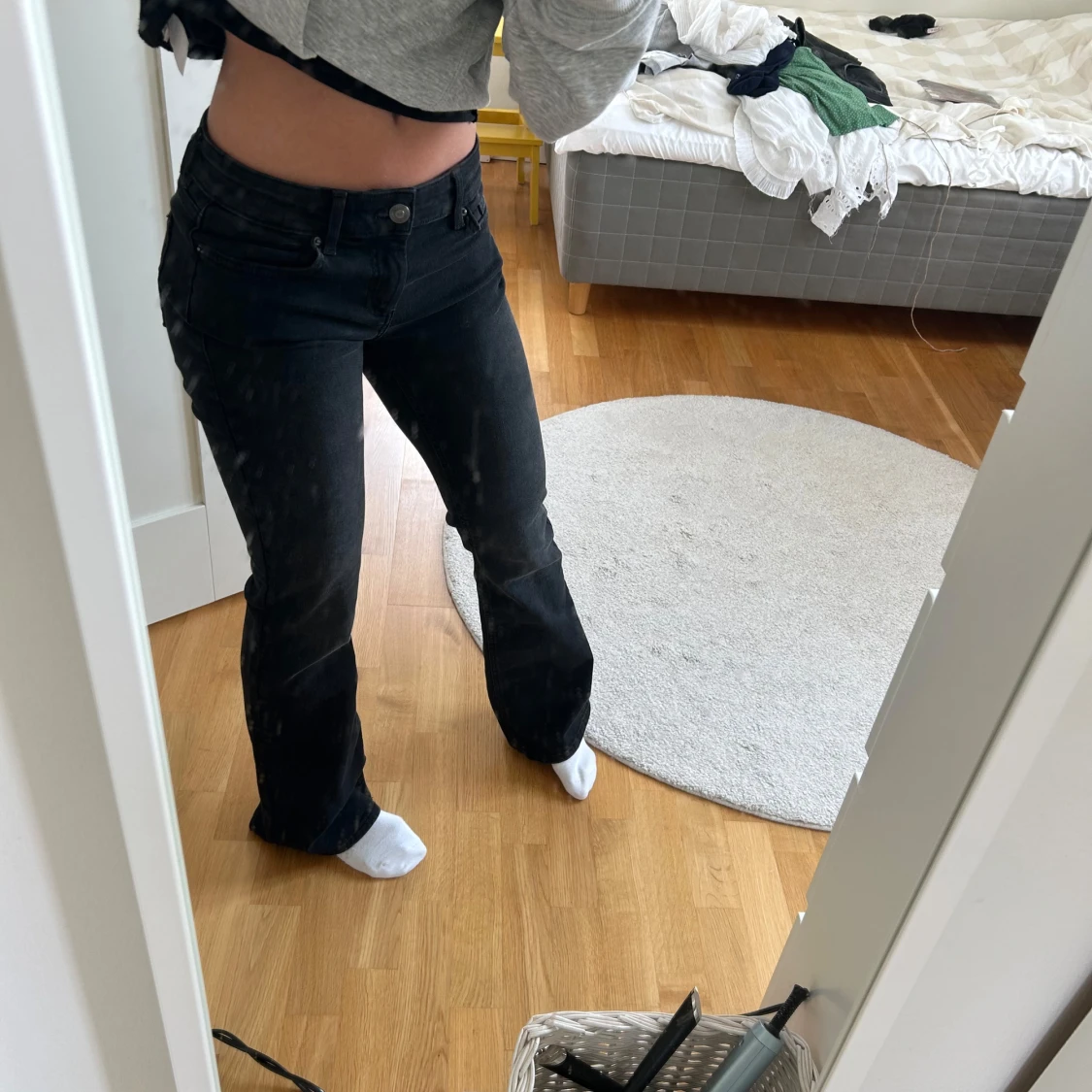 Svarta low bootcut jeans från ONLY - 3