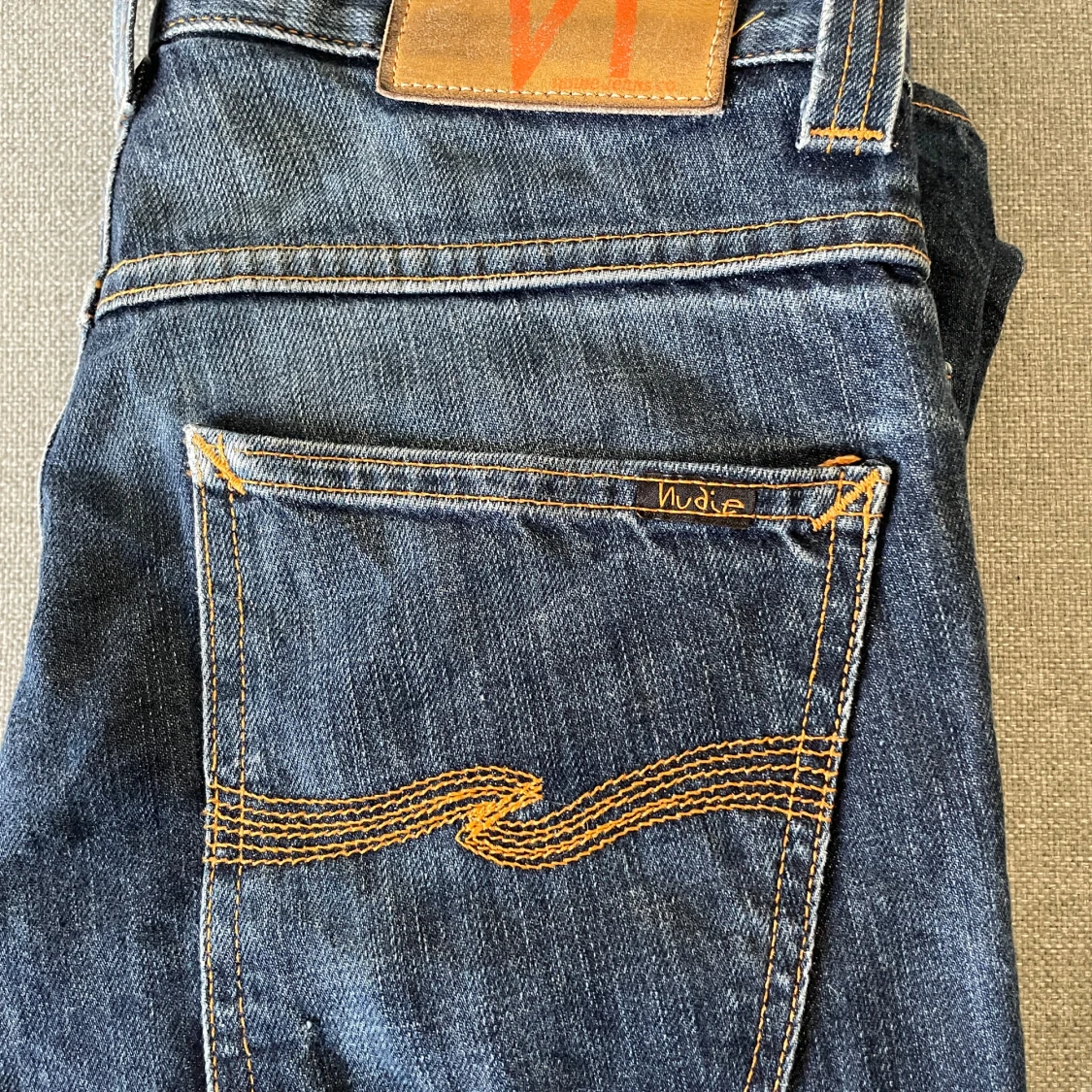 Mörk Blå jeans från Nudie Jeans Co