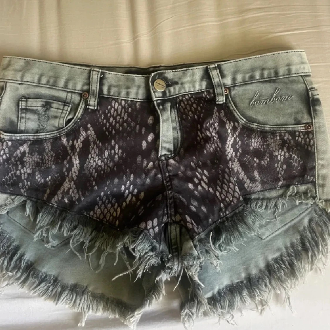 Grå jeansshorts - 90