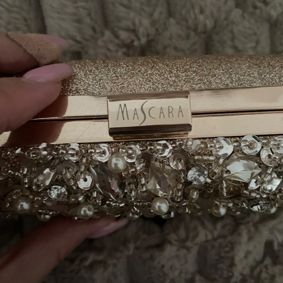 Glittrig kuvertväska - 2