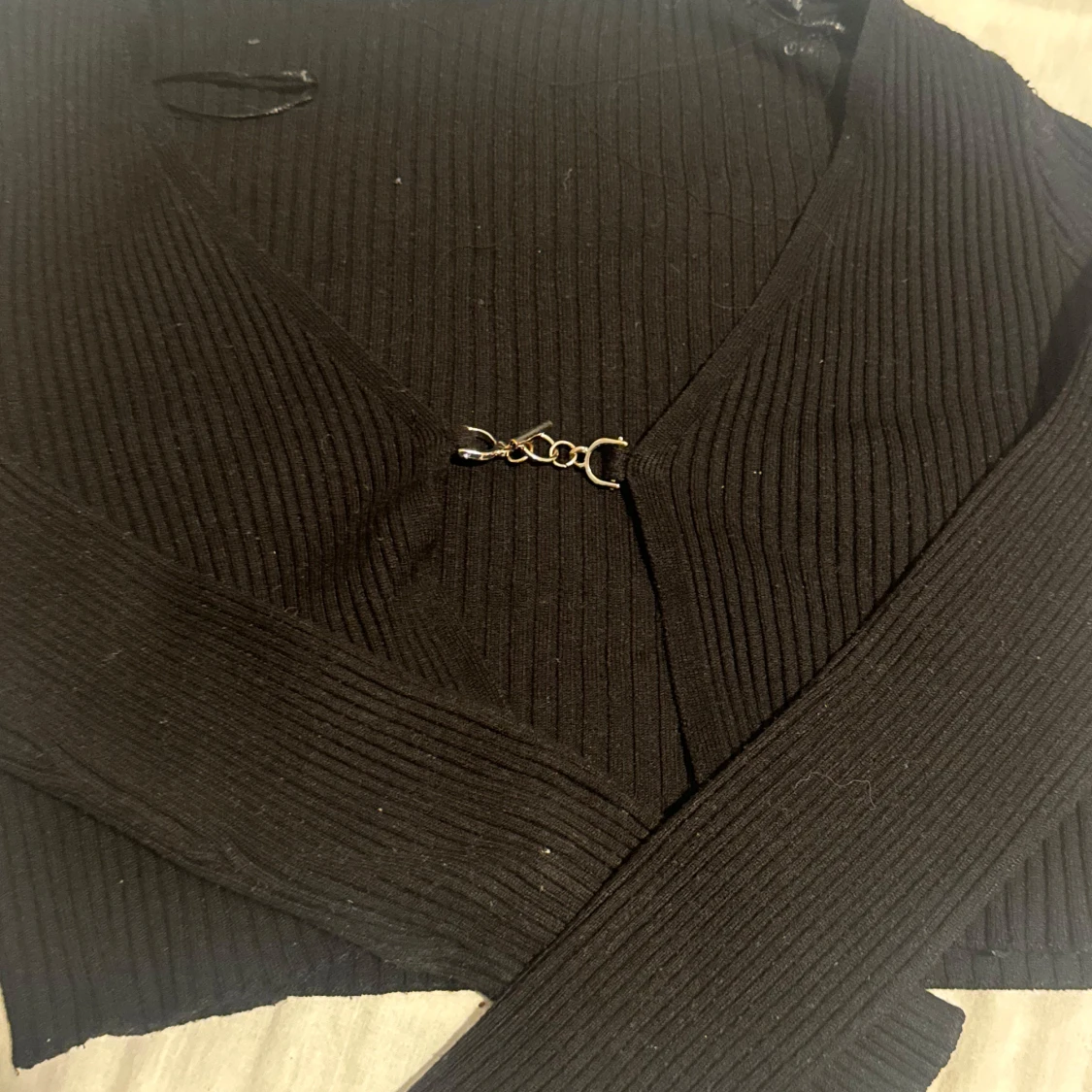 Svart ribbad croppad bolerotopp - 1