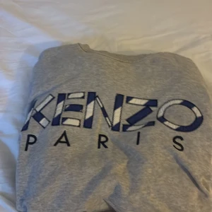 Kenzo paris sweatshirt  - Bra kenzo tröja är grå passar s