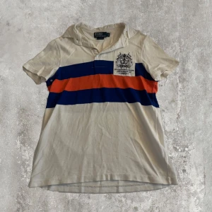 Randig Polo Ralph Lauren t-shirt - Snygg t-shirt pike från Polo Ralph Lauren, oversized storlek men passar allt ifrån S-L, skriv privat för fler frågor 