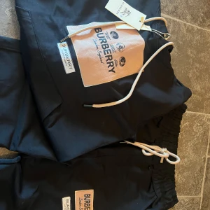 Burberry  - Helt nya, aldrig använda! Storlek S.