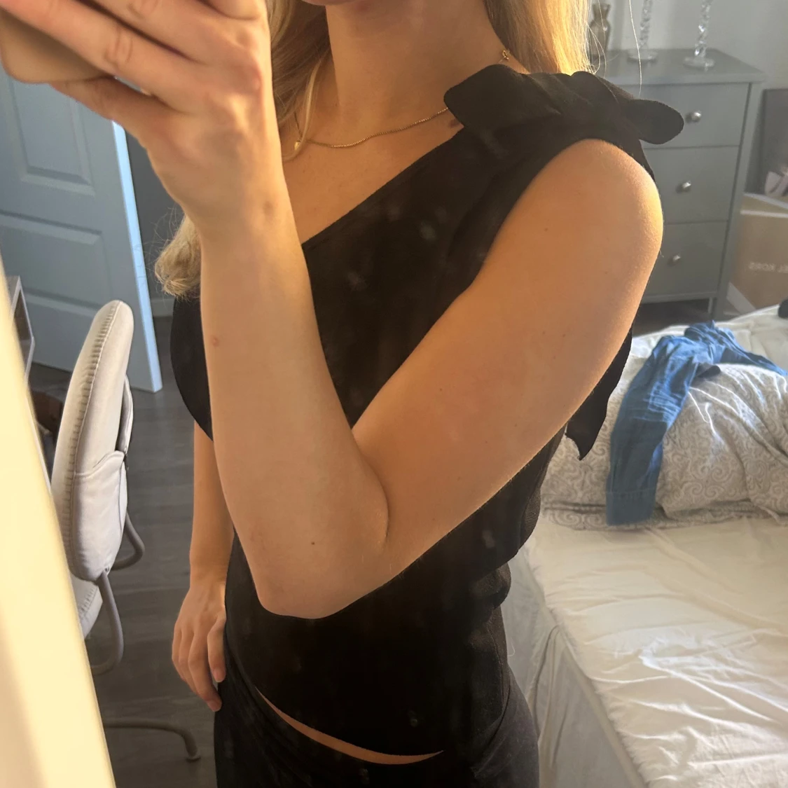 Off shoulder topp med rosett - 1