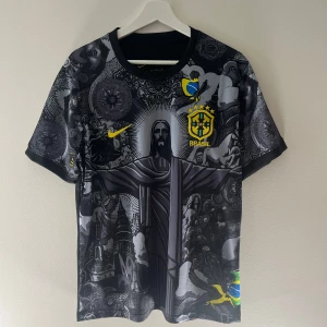 Brasiliansk fotbollströja - En snygg brasiliansk fotbollströja i mycket bra skick 