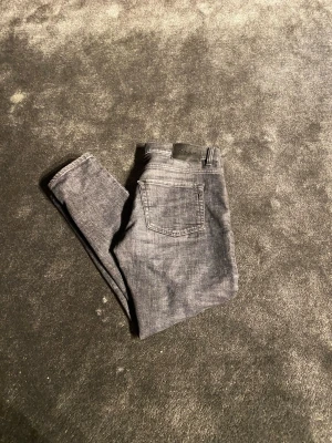Dondup jeans  - Säljer ett par riktigt fetta dondup jeans 👏👏👏skriv gärna vid frågor vad som helst w32 l32