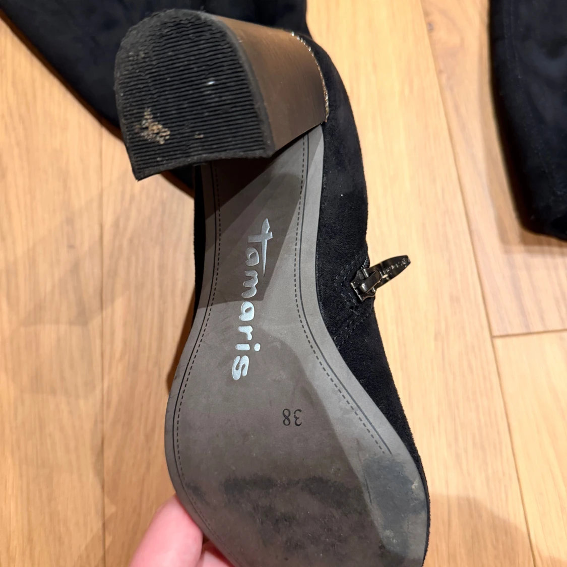 Svarta höga stövlar från Tamaris - 1