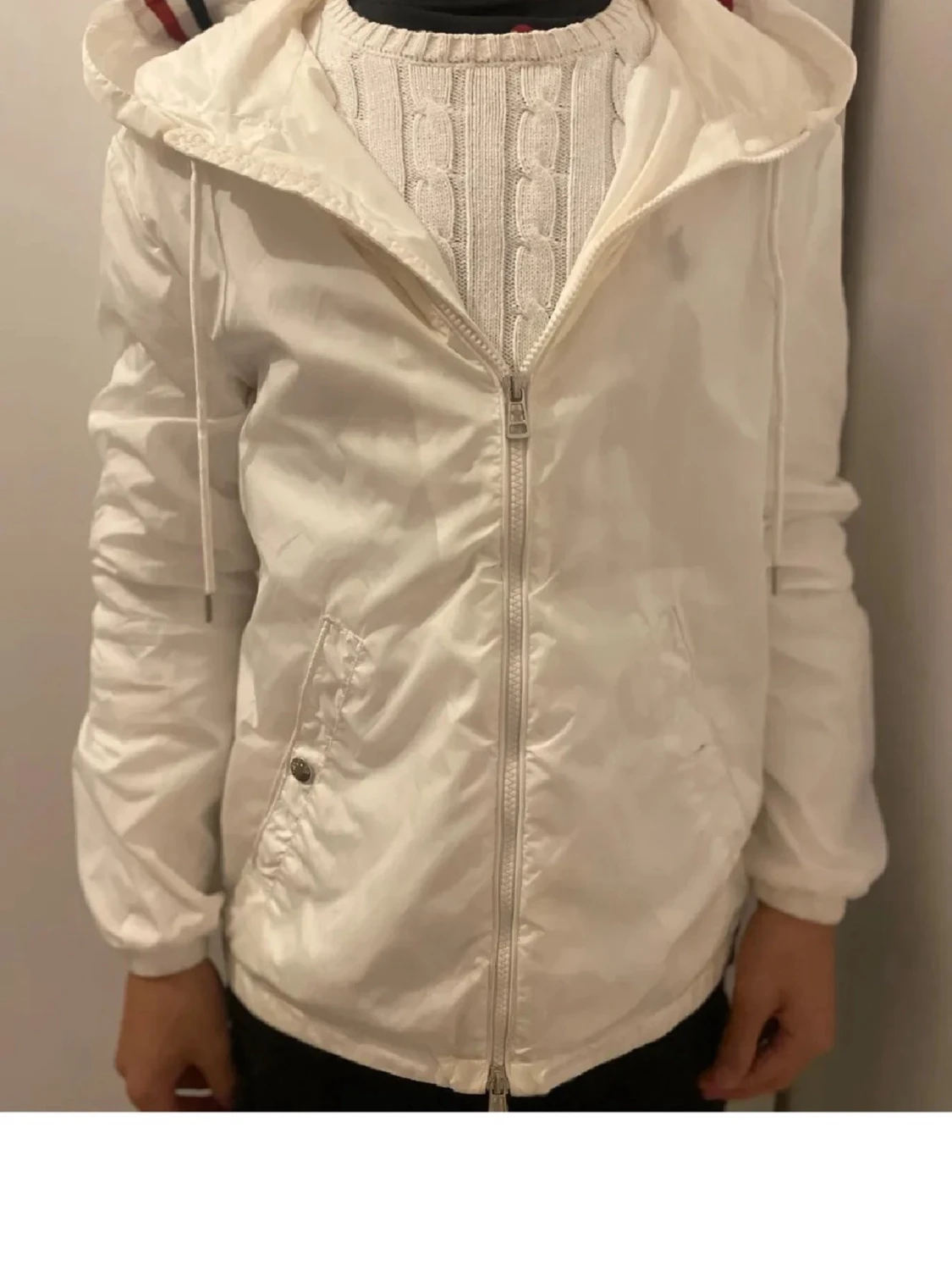 Vit Moncler vindjacka med huva - 4