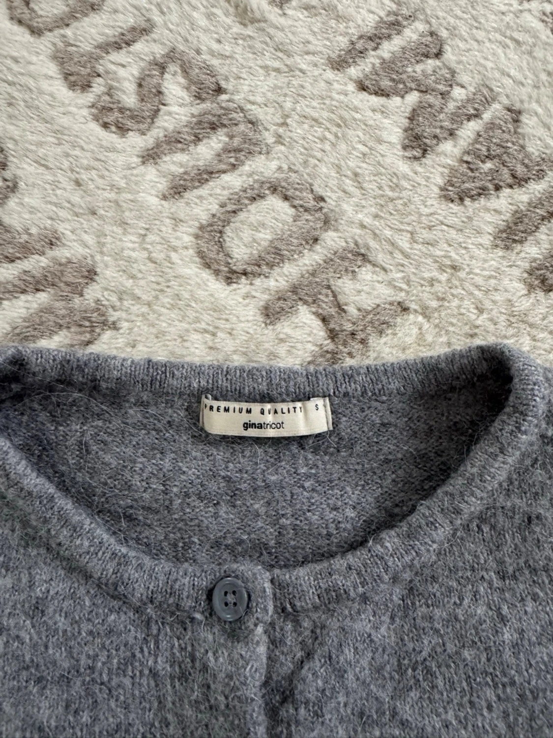 Grå basic kofta med knappar - 2