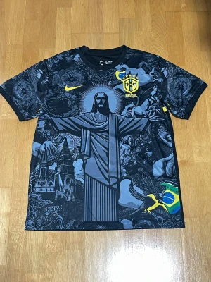 Brazil fotbolls tröja - Brazil fotbolls tröja fråga för fler bilder🔥🔥