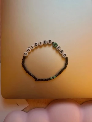 Pärlat armband Suicide Zero - Ej använd armband 💚