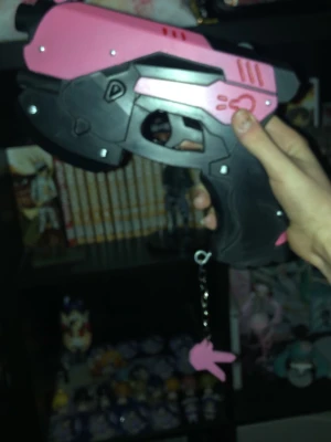 Dva overwatch pistol - Har bara använt som prop hemma