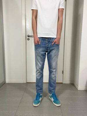 Dondup George Jeans  - Säljer nu dessa Dondup George Jeans, skriv för fler bilder/frågor🙌🏼