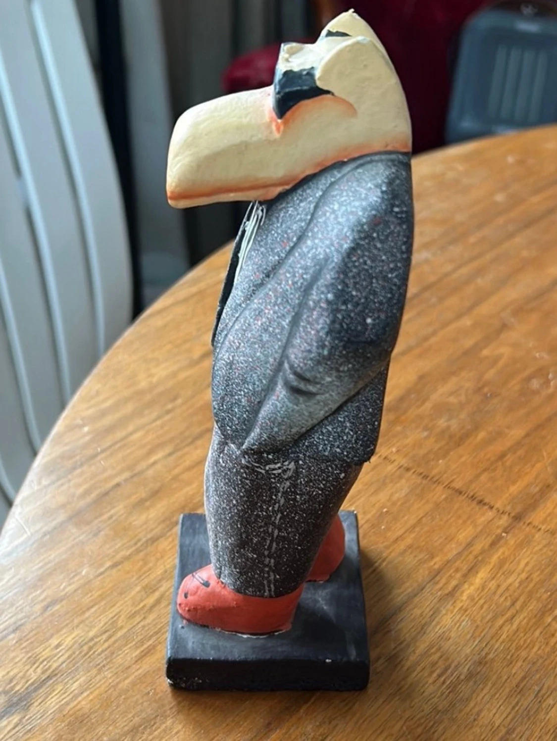 Dekorativ hundfigur i kostym - 1