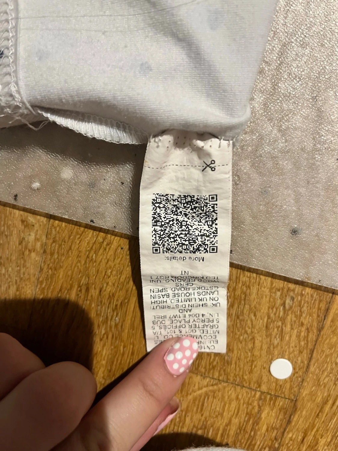 Ljusblommig linnetopp med spetskant - 5