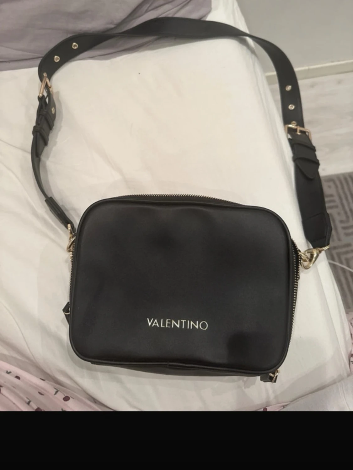 Svart axelväska från Valentino