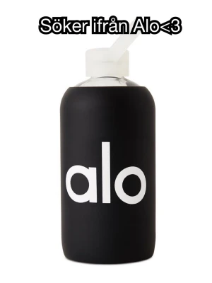 SÖKER FRÅN ALO<3 - Söker denna vattenflaskan från Alo Yoga , hade varit ytterst tacksam om någon ville sälja<3 Pris kan diskuteras<3