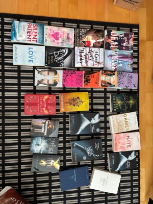 Böcker/books - Böcker på både svenska och engelska. Väldigt bra skick på allihop. 40kr/styck