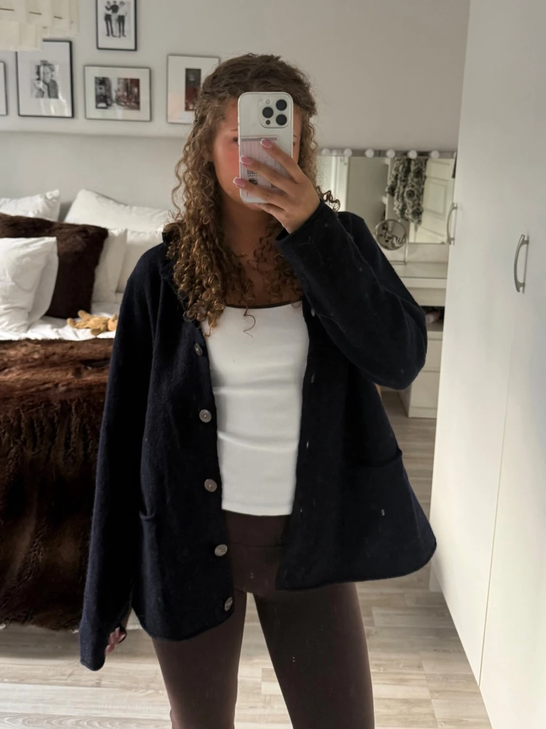 Mörkblå kofta med knappar och fickor - 2