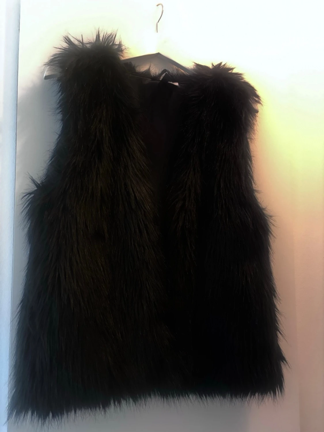 Svart pälsväst från H&M, strl 42