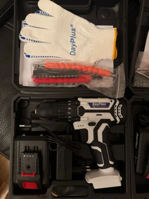 Skruvdragar - Med tillbehör