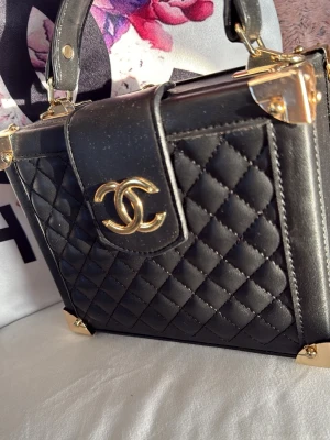 Väska  - Aldrig använd 