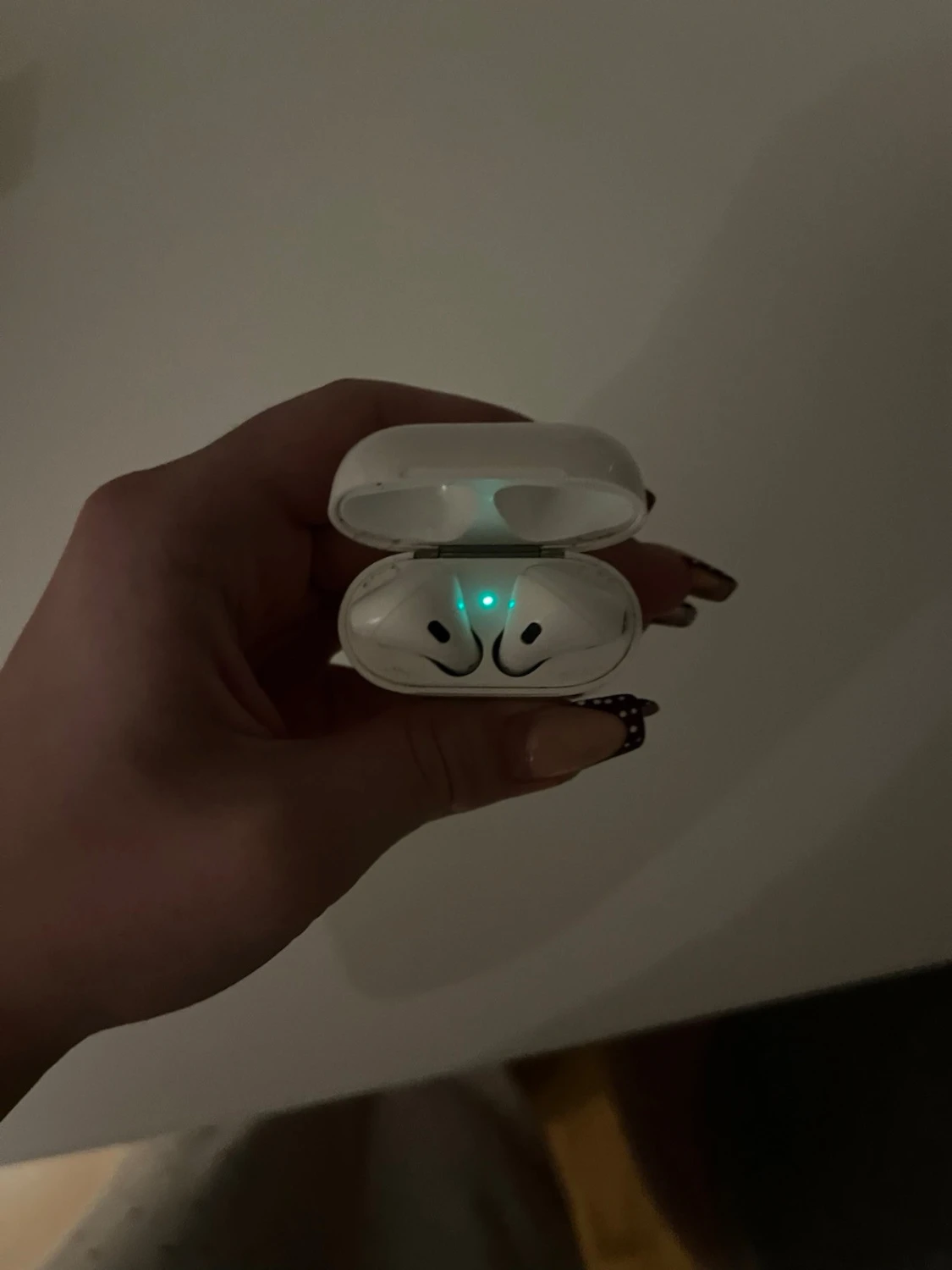 Apple AirPods (2nd generation) - 1