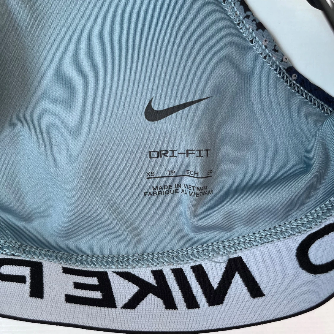 Nike Pro blommig träningstopp XS - 2