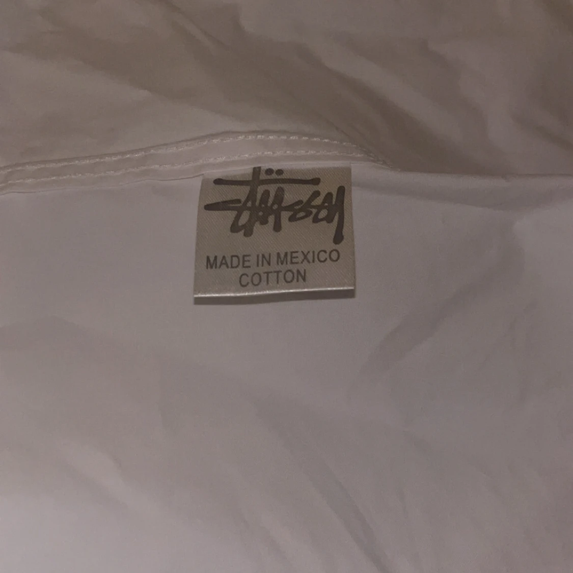 Vit skjorta från Stüssy  - 3