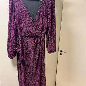 Lång klänning  - Lång klänning 