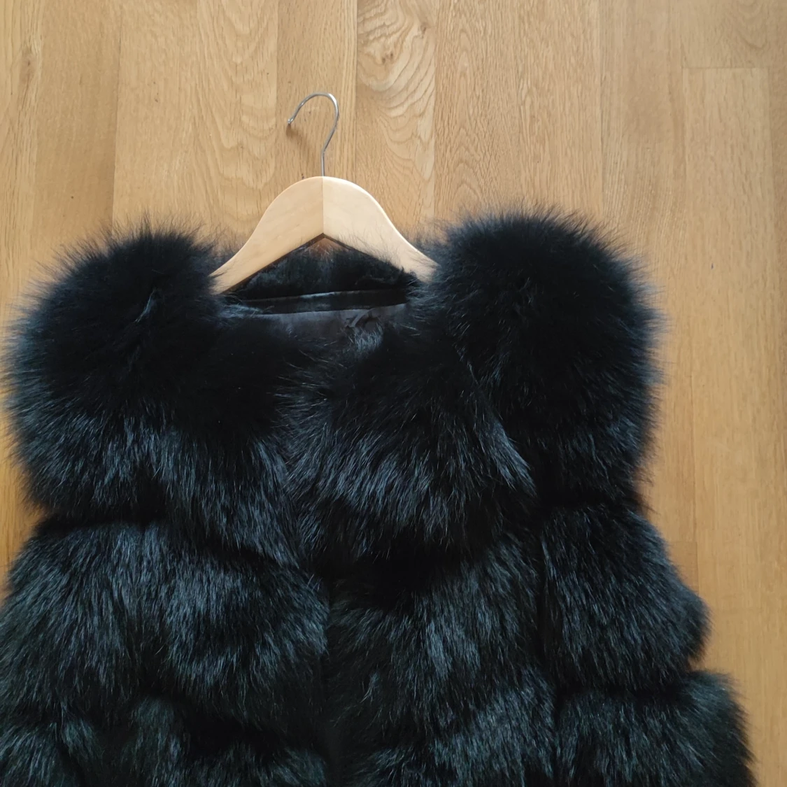 Svart fluffig pälsväst - 1