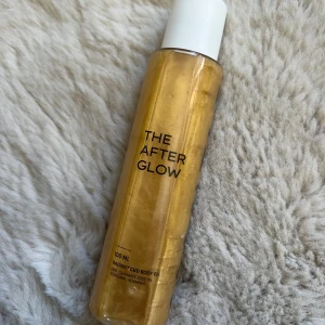 Mantle The After Glow body oil - Glowig kroppsolja från Mantle. Nästan helt full