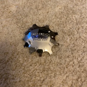 French reverse - En sak som gör det lättare att göra reversed french med akryl❣️