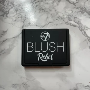 Blush  - Hör gärna av er!🫶🏻