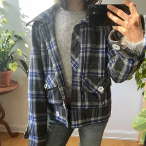 Kappa från house of sunny - Jättefin kappa i storlek 40 men sitter mer som en 36