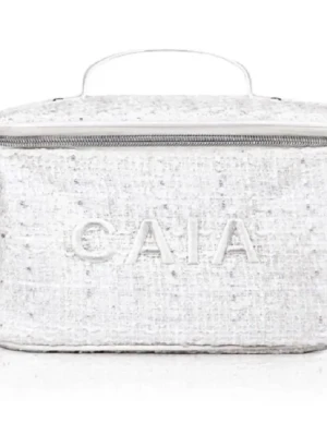 Vit necessär från CAIA  - Jättefin smink necessär från caia! Skriv för egna bilder💕lite sminkfläckar finns inuti men inget man tänker på när man har grejer i den🤍