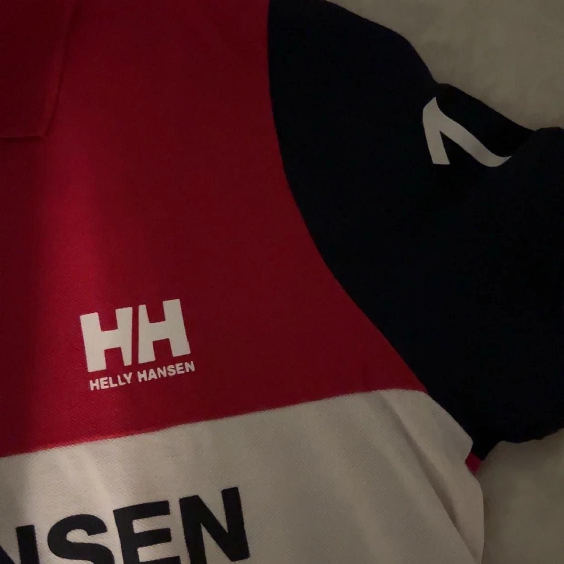 Röd och vit pikétröja Helly Hansen - 3