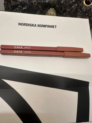 CAIA läppenna Bryce & Lovisa - Två snygga läppennor från CAIA i nyanserna Bryce och Lovisa