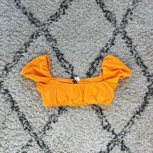 Orange fest topp - en orange crop top, perfekt för festival eller fester!!