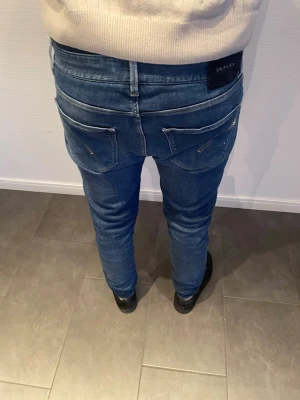 Dondup Luxury denim limited edition jeans - Dondup Luxury denim limited edition jeans herr| pris:999kr| storlek:34/34| skick:9,8/10|Hör av dig vid minsta lilla fundering eller fråga|