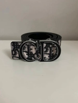 CD Bälte - Ett snyggt bälte som man kan matcha med snygga outfits